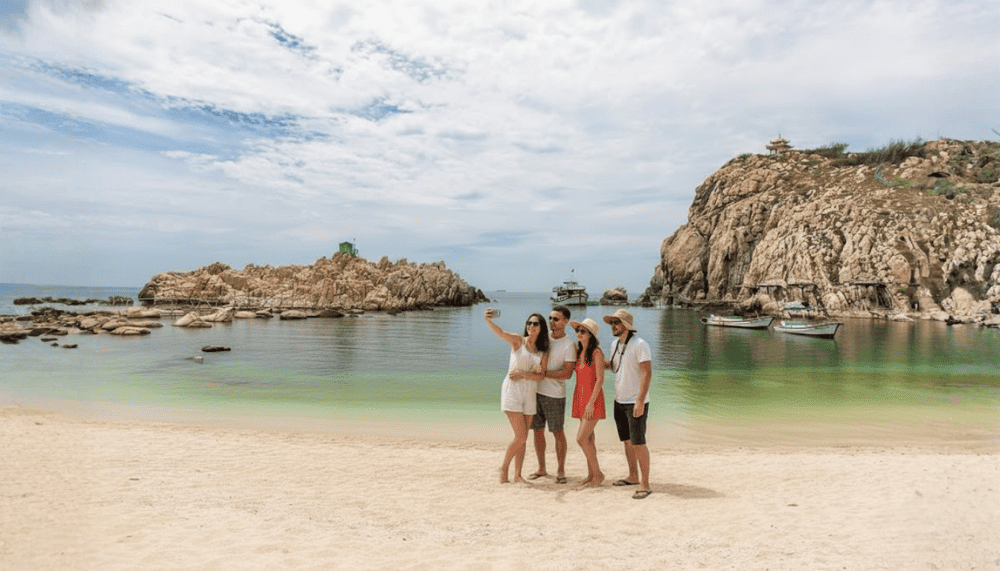 Nest Island is famous for its cliffs and bird nests, hosting the annual Yen Nest Festival to celebrate traditional harvesting